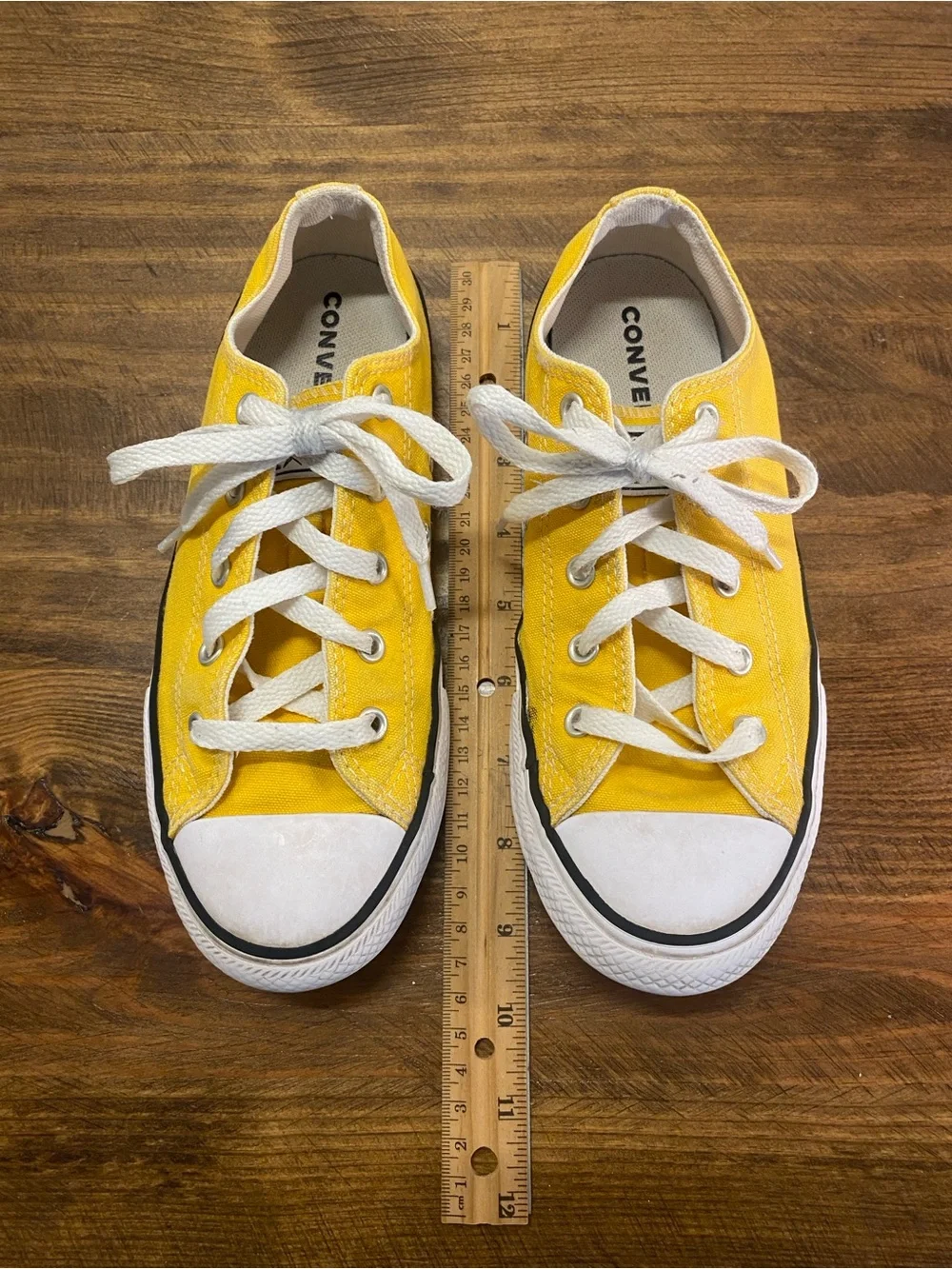 Converse - Kids Yellow low top lace-up Canvas Sneakers - size: YOUTH 3
